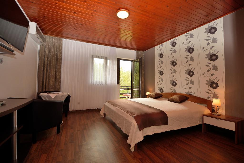 Plitvice Pansion Lovric Hotel Plitvicka Jezera Ruang foto